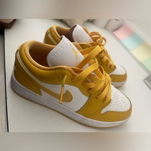 Jordan 1 Low “Pollen”